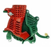 Ručný, liatinový lúpač suchej kukurice